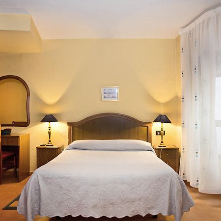 Hostal Guzman El Bueno By Gaiarooms Леон Номер фото