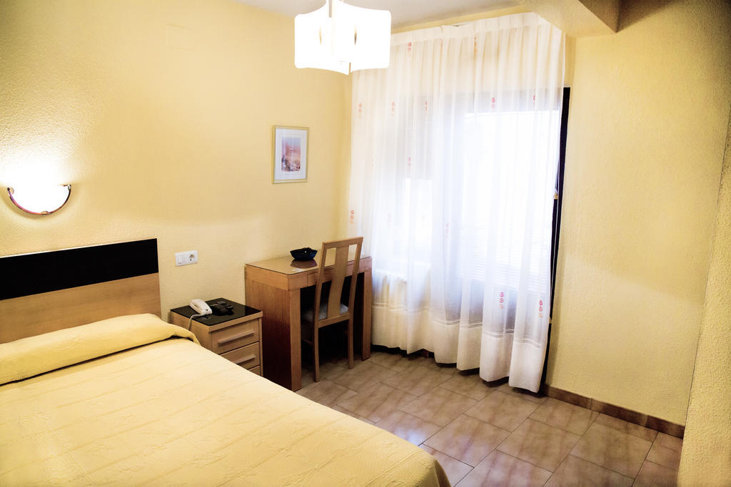 Hostal Guzman El Bueno By Gaiarooms Леон Номер фото