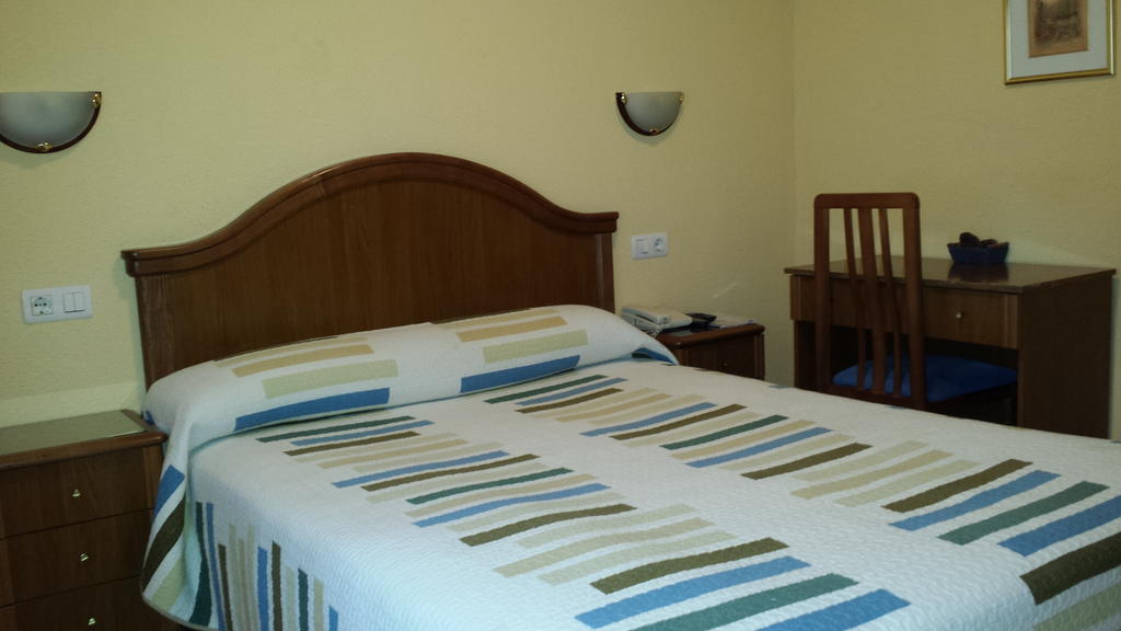 Hostal Guzman El Bueno By Gaiarooms Леон Номер фото
