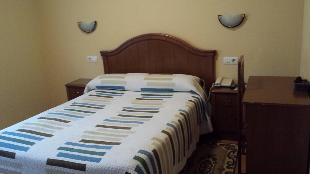 Hostal Guzman El Bueno By Gaiarooms Леон Номер фото