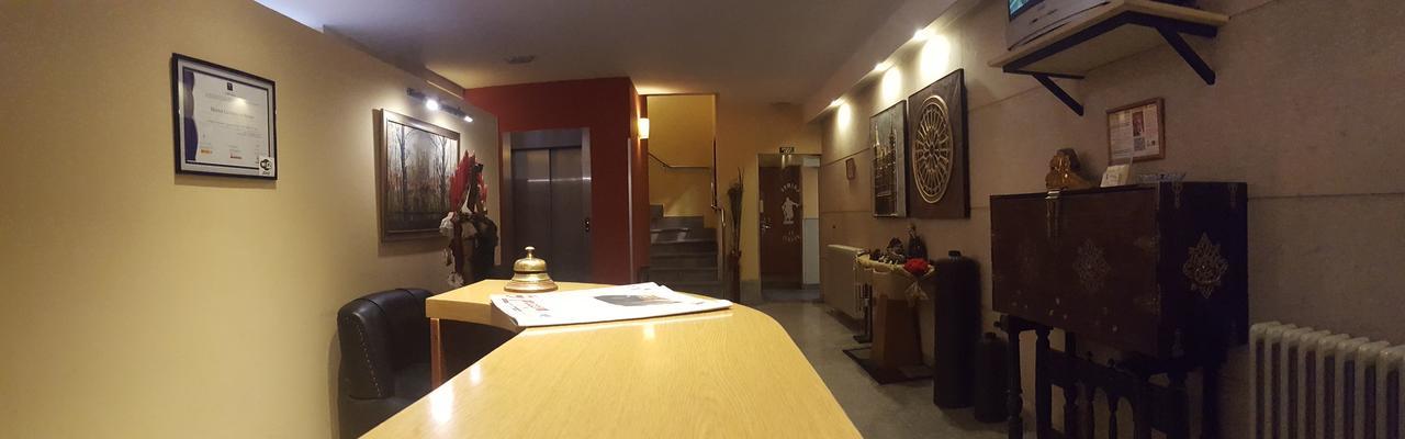 Hostal Guzman El Bueno By Gaiarooms Леон Экстерьер фото